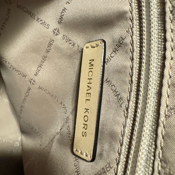 Micheal Kors Limited Edition Gold Bag - Picture 4 of 6